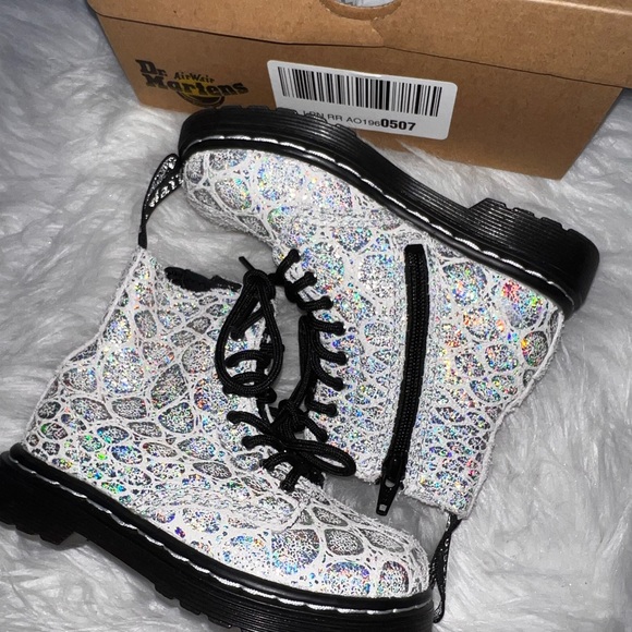 Dr.Martens Boots Size 8C - Picture 4 of 5